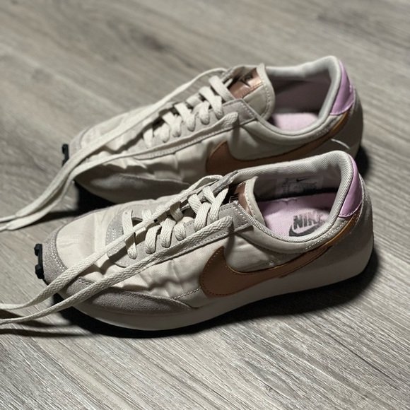 Nike Sneakers - Picture 3 of 6